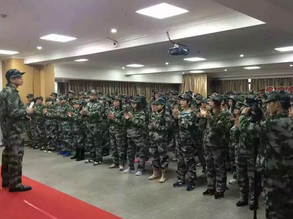 金年汇团队拓展训练