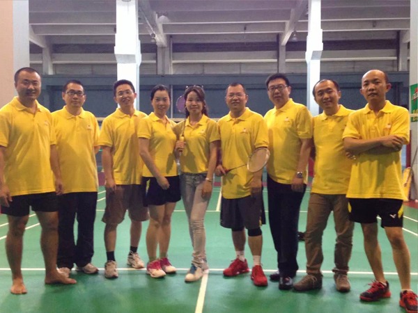 金年汇团队建设-羽毛球活动